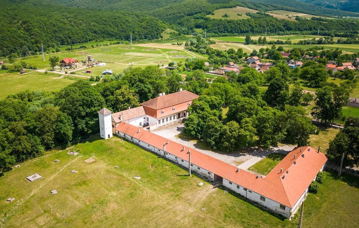 Un castel important din Transilvania și-a redeschis porțile vizitatorilor